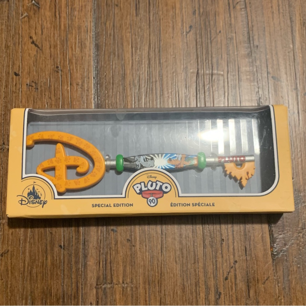 Disney Pluto 90th‎ Anniversary Special Edition Boxed Key